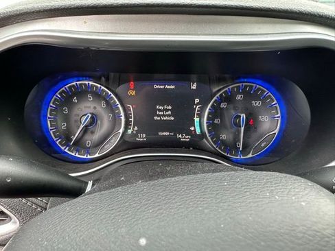 Used 2019 Chrysler Pacifica Limited image 20