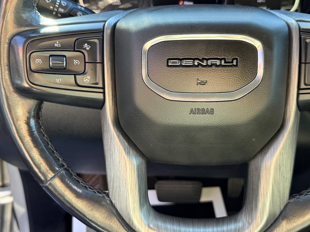 Used 2020 GMC Sierra 2500 Denali w/ Technology Package AWD/4WD image 25