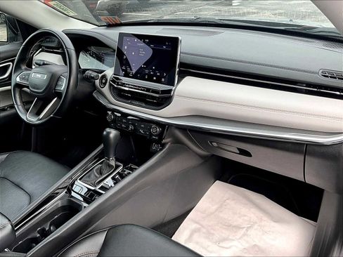 Used 2022 Jeep Compass Limited image 21