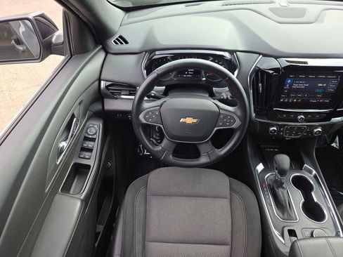 Used 2023 Chevrolet Traverse LT FWD image 4