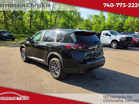 Used 2024 Nissan Rogue S AWD/4WD image 5