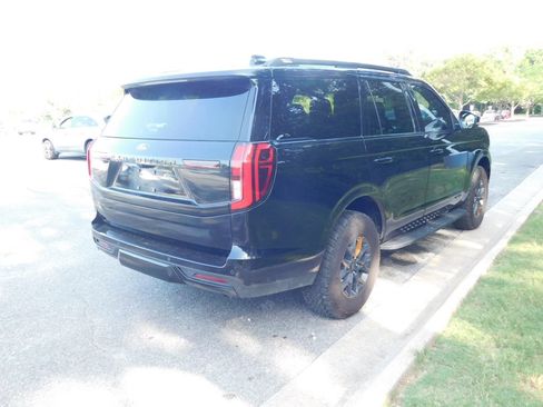 Used 2025 Ford Expedition Tremor AWD/4WD image 11