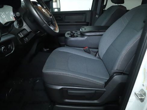Used 2024 RAM 2500 Tradesman w/ Chrome Appearance Group AWD/4WD image 18