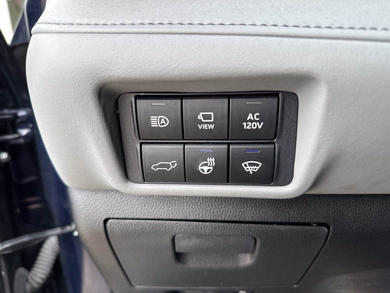 Used 2021 Toyota Highlander Platinum AWD/4WD image 7