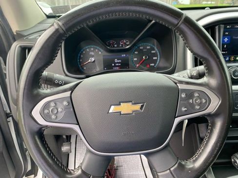 Used 2020 Chevrolet Colorado LT w/ Safety Package RWD image 11