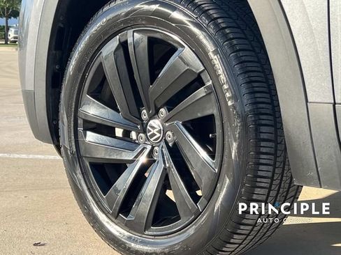 Certified 2023 Volkswagen Atlas Cross Sport SE w/ Black Wheel Package FWD image 7