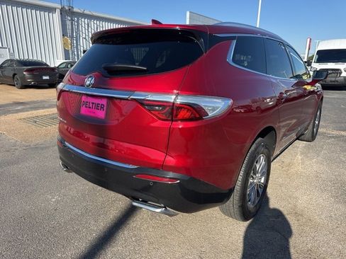 Used 2024 Buick Enclave Premium image 3