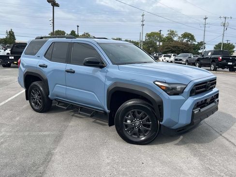 Used 2025 Toyota 4Runner SR5 AWD/4WD image 1