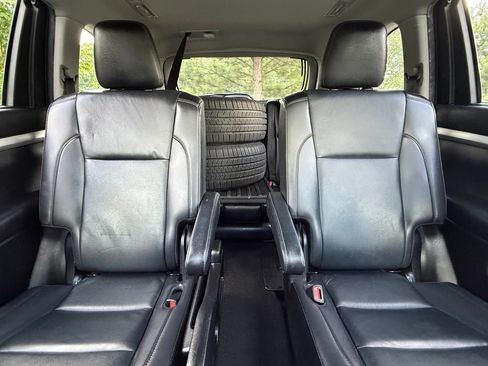 Used 2019 Toyota Highlander XLE AWD/4WD image 42