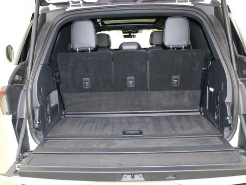 Used 2025 Lincoln Navigator Reserve w/ Jet Appearance Package image 10