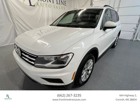 Used 2018 Volkswagen Tiguan SE w/ Panoramic Sunroof Package FWD image 3