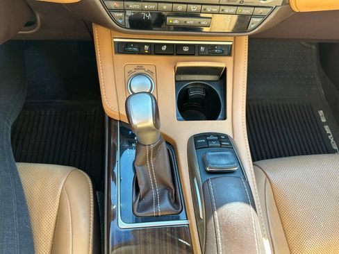 Used 2017 Lexus ES 350 w/ Luxury Package FWD image 11