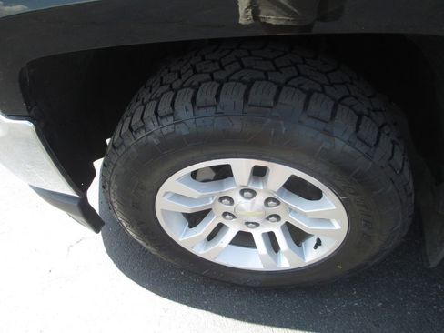 Used 2018 Chevrolet Silverado 1500 LTZ AWD/4WD image 15