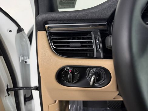 Certified 2026 Porsche Macan AWD/4WD image 25