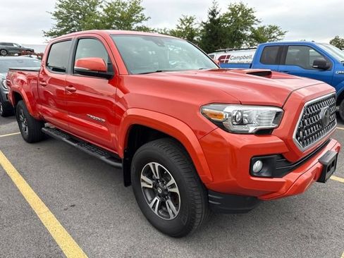 Used 2018 Toyota Tacoma TRD Sport w/ Technology Package AWD/4WD image 8