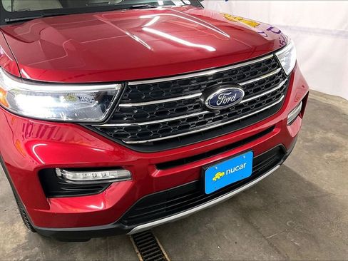 Used 2021 Ford Explorer XLT w/ Equipment Group 202A AWD/4WD image 33