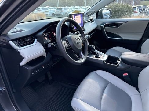 Used 2023 Toyota RAV4 XLE Premium image 20