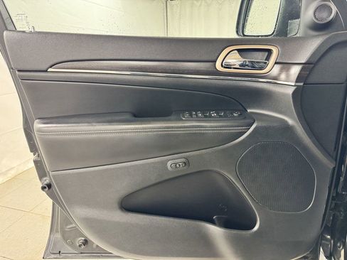 Used 2014 Jeep Grand Cherokee Limited AWD/4WD image 16