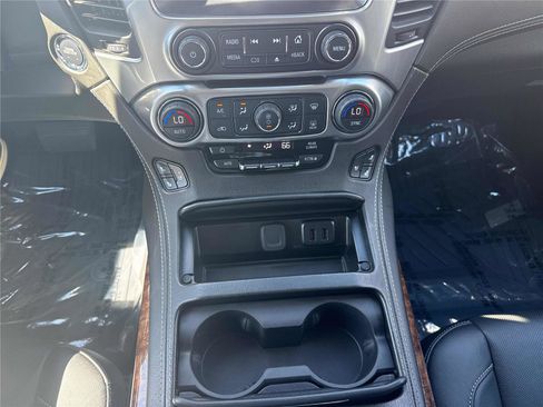 Used 2020 Chevrolet Suburban Premier image 22