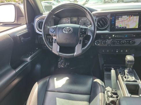 Used 2018 Toyota Tacoma TRD Pro AWD/4WD image 14