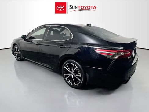 Used 2020 Toyota Camry SE w/ Convenience Package FWD image 6