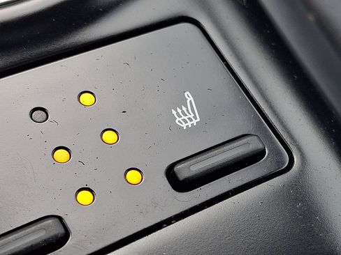 Used 2019 Toyota Camry XLE w/ Navigation Package image 22