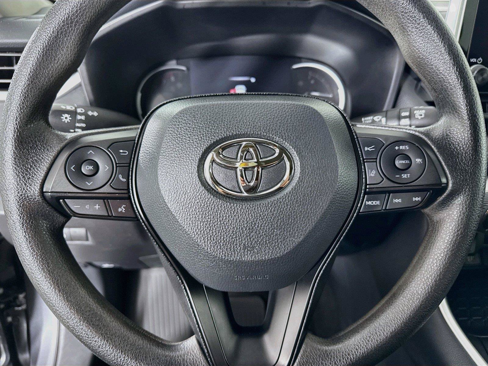 Certified 2025 Toyota RAV4 XLE FWD image 16