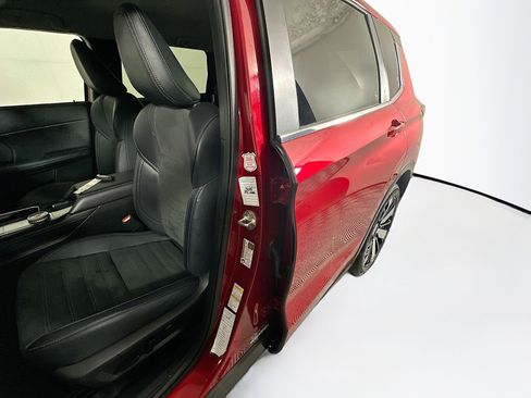 Used 2025 Mitsubishi Outlander SE FWD image 12