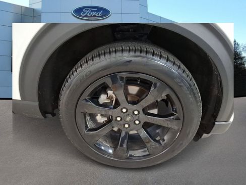 Certified 2023 Ford Explorer ST-Line w/ Class IV Trailer Tow Package image 8