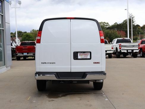 New 2025 GMC Savana 2500 w/ Enhanced Convenience Package RWD image 9