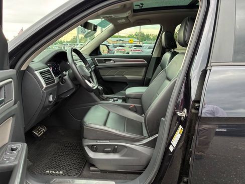 Used 2023 Volkswagen Atlas SEL R-Line AWD/4WD image 17