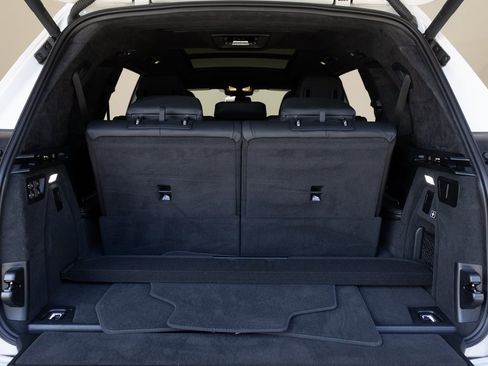 Used 2023 BMW X7 xDrive40i w/ Executive Package image 14