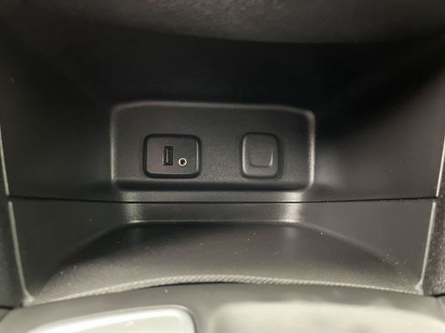 Used 2018 Chevrolet Equinox LT FWD image 21