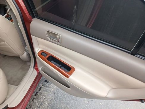 Used 2002 Toyota Camry XLE image 15