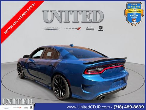 Certified 2022 Dodge Charger Scat Pack w/ Dynamics Package RWD image 6