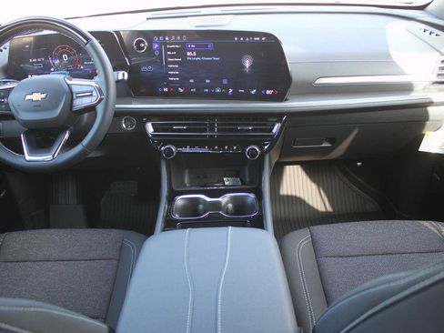 New 2026 Chevrolet Traverse LT w/ Enhanced Driving Package image 8