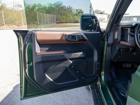 Used 2023 Ford Bronco Outer Banks image 10