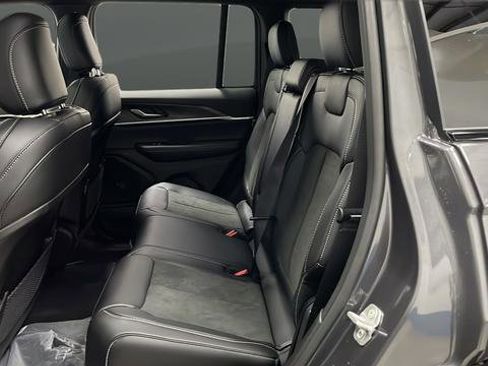 New 2026 Jeep Grand Cherokee Altitude AWD/4WD image 24