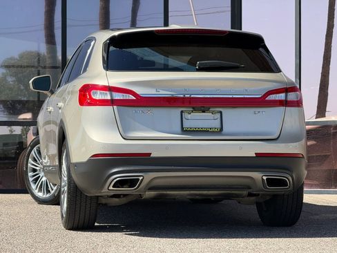 Used 2017 Lincoln MKX Reserve FWD image 8