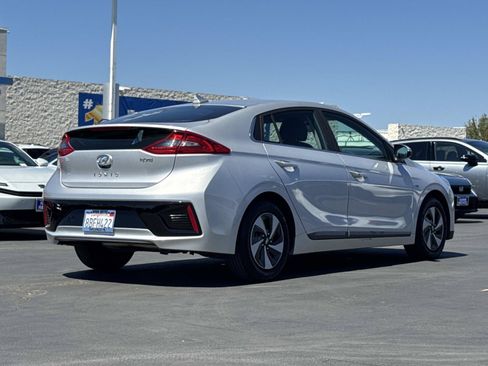 Used 2017 Hyundai Ioniq SEL FWD image 5