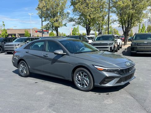 New 2026 Hyundai Elantra Blue image 5