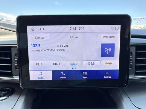 Used 2022 Ford Explorer XLT w/ Equipment Group 202A image 22