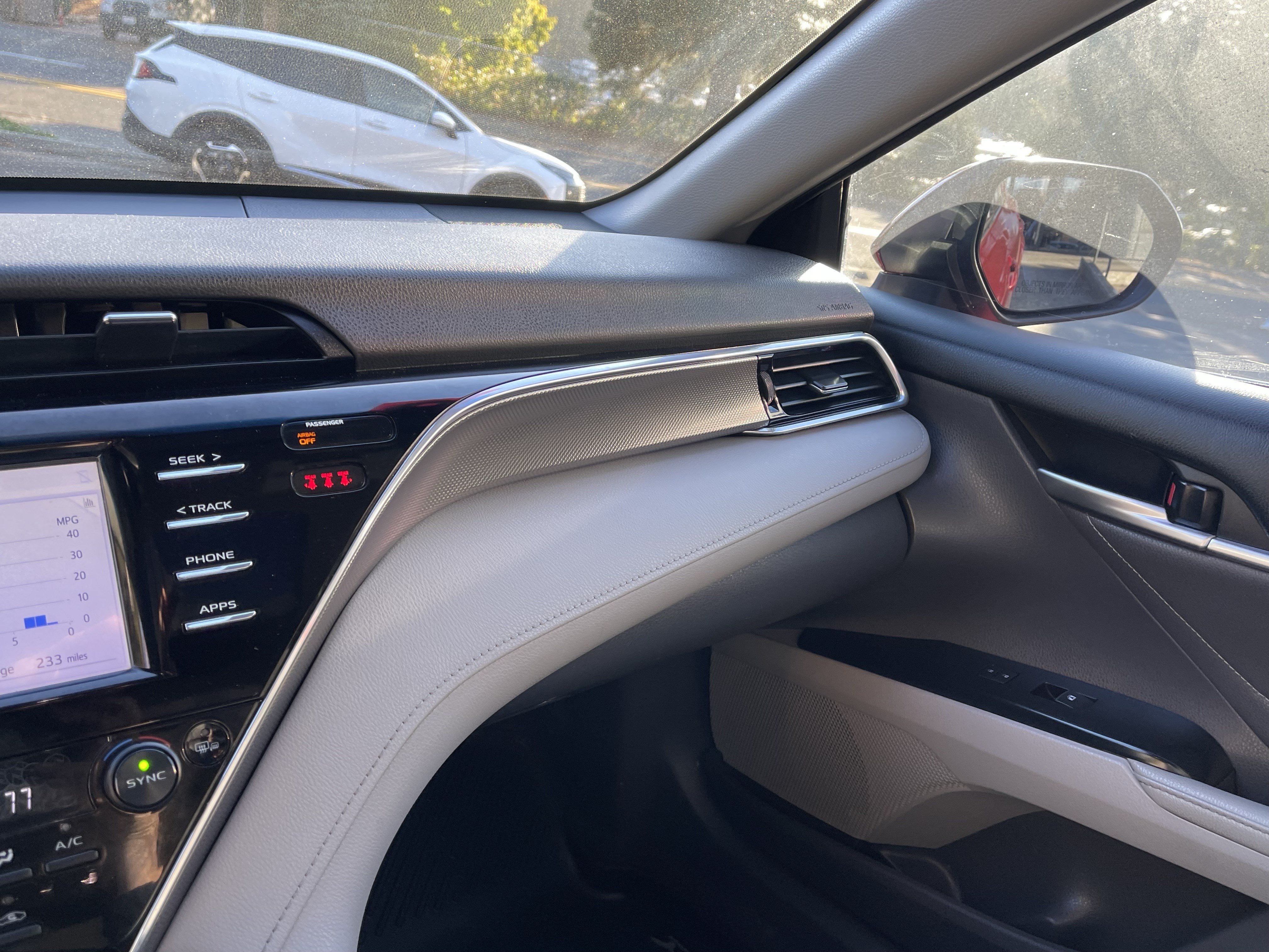 Used 2018 Toyota Camry XSE FWD image 24