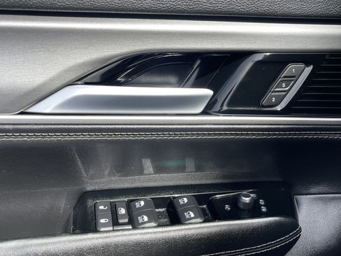 New 2026 Jeep Grand Wagoneer Limited w/ 8-Passenger Seating Package image 12