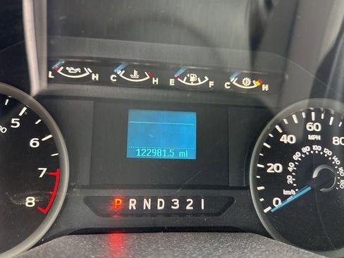 Used 2017 Ford F150 XLT image 5