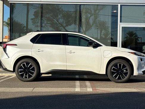 New 2026 Subaru Solterra Premium image 3