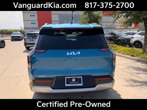 Used 2024 Kia EV9 Land AWD/4WD image 3