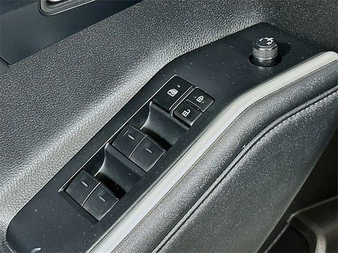 Used 2023 Toyota Highlander XLE image 19