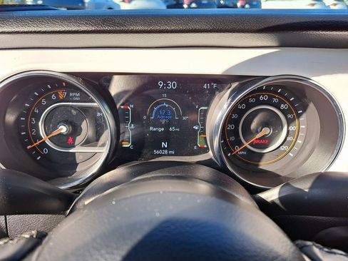 Used 2021 Jeep Wrangler Unlimited Islander image 9