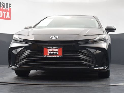 Used 2025 Toyota Camry LE FWD image 31